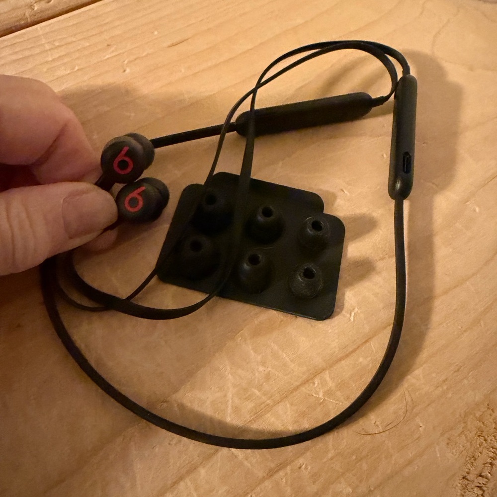 Beats by Dre Flex Wireless Earphones - Black and Red